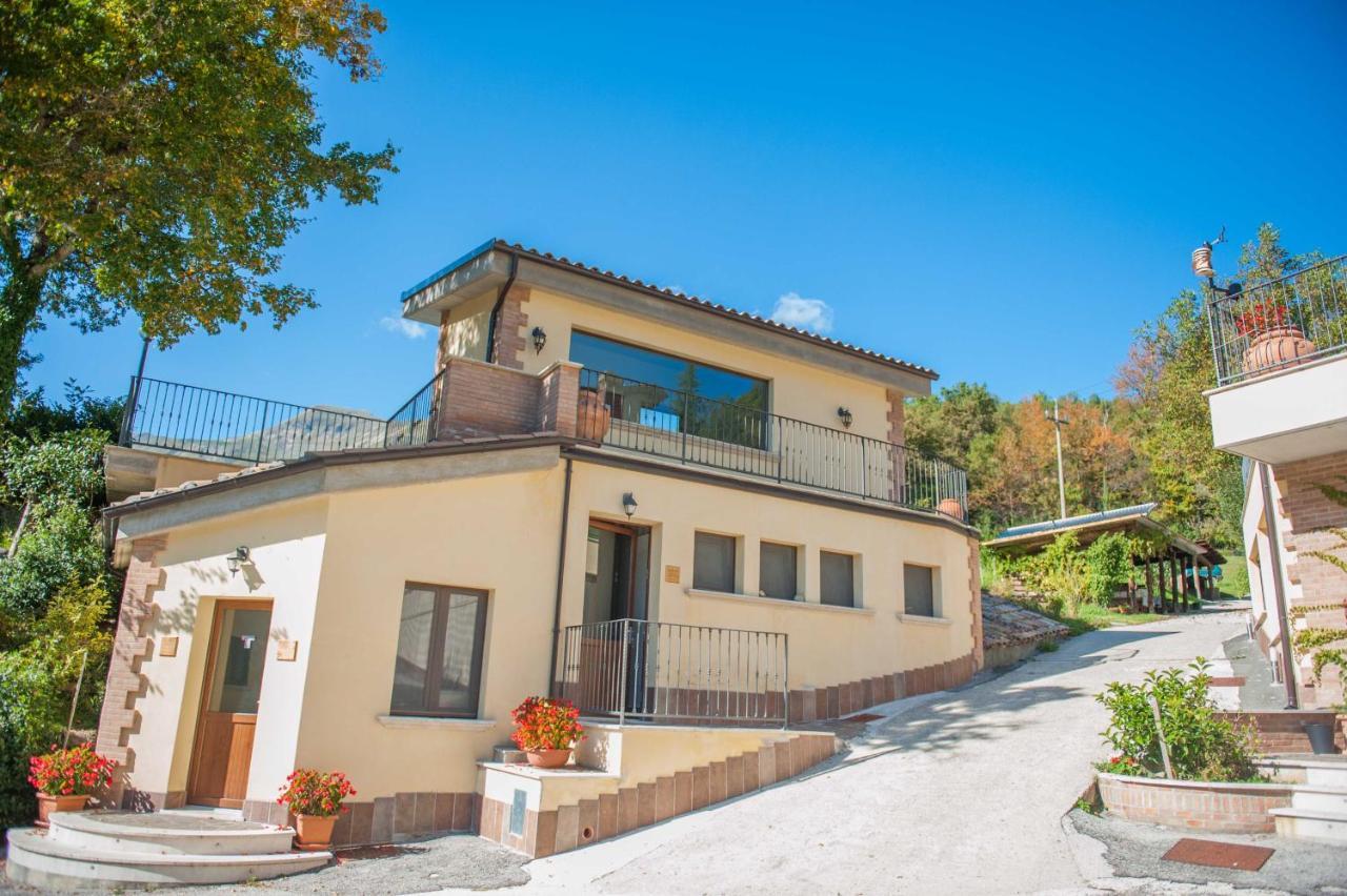 La Baita di Pilato Montemonaco Bagian luar foto