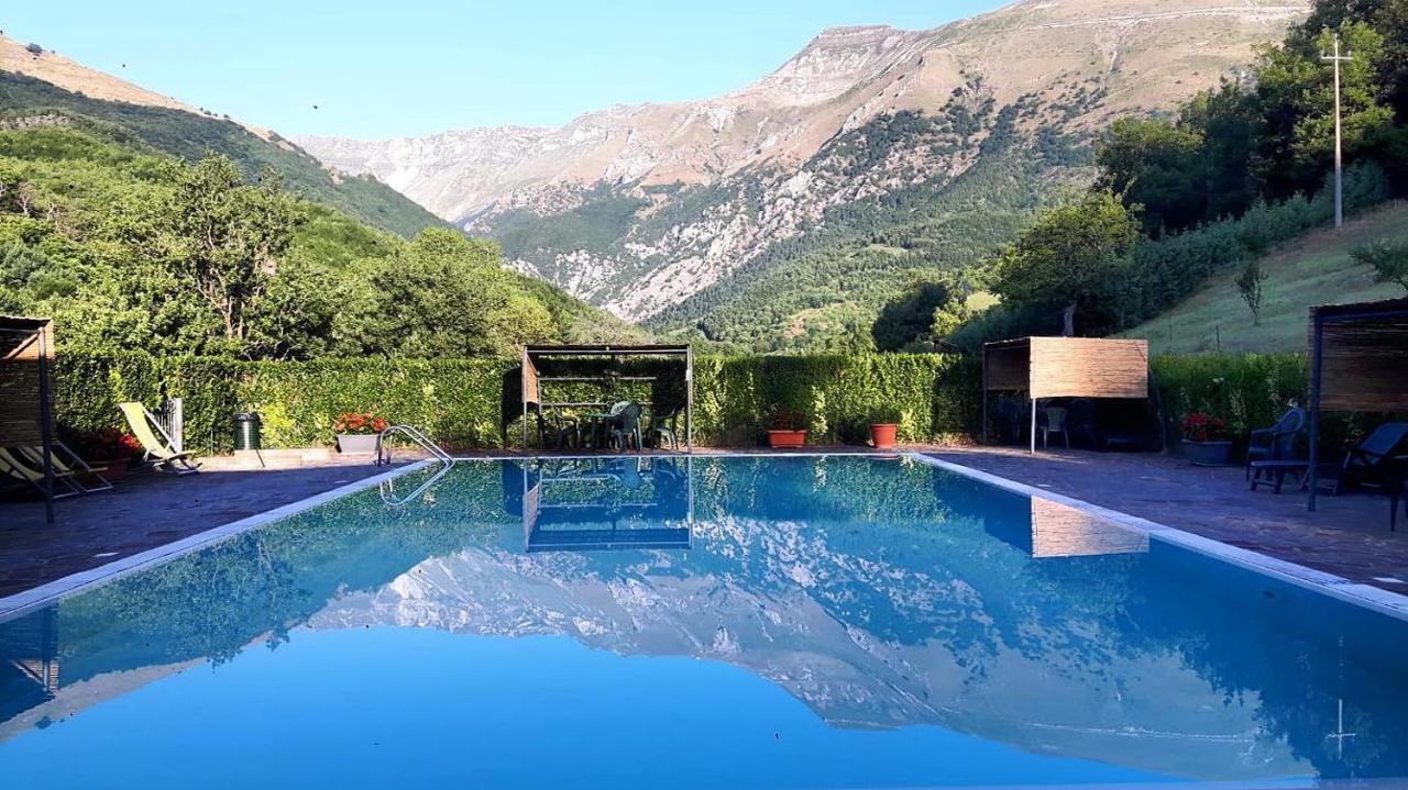 La Baita di Pilato Montemonaco Bagian luar foto